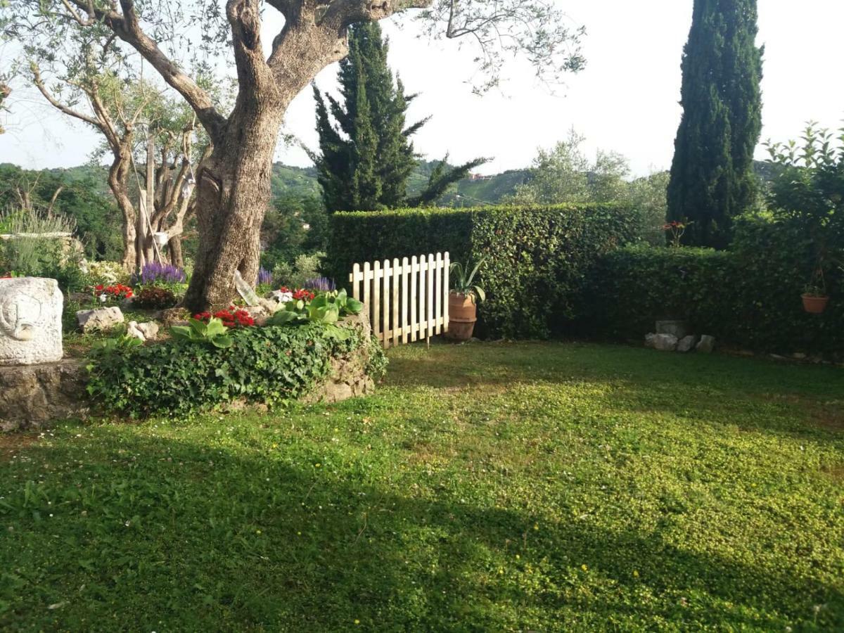 Da Adria Al Corvenale - Casa Vacanze Carrara - Villa Buitenkant foto