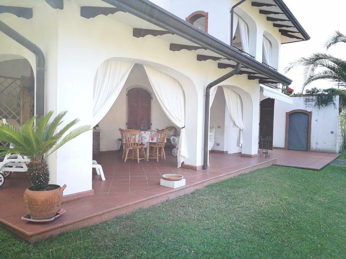 Da Adria Al Corvenale - Casa Vacanze Carrara - Villa Buitenkant foto