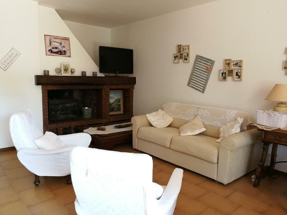 Da Adria Al Corvenale - Casa Vacanze Carrara - Villa Buitenkant foto